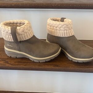 Skechers Women's  Knit Cuff Boots